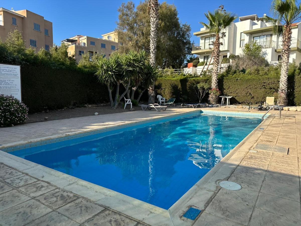 Sea View Apartment Near The Beach Paphos Exterior foto
