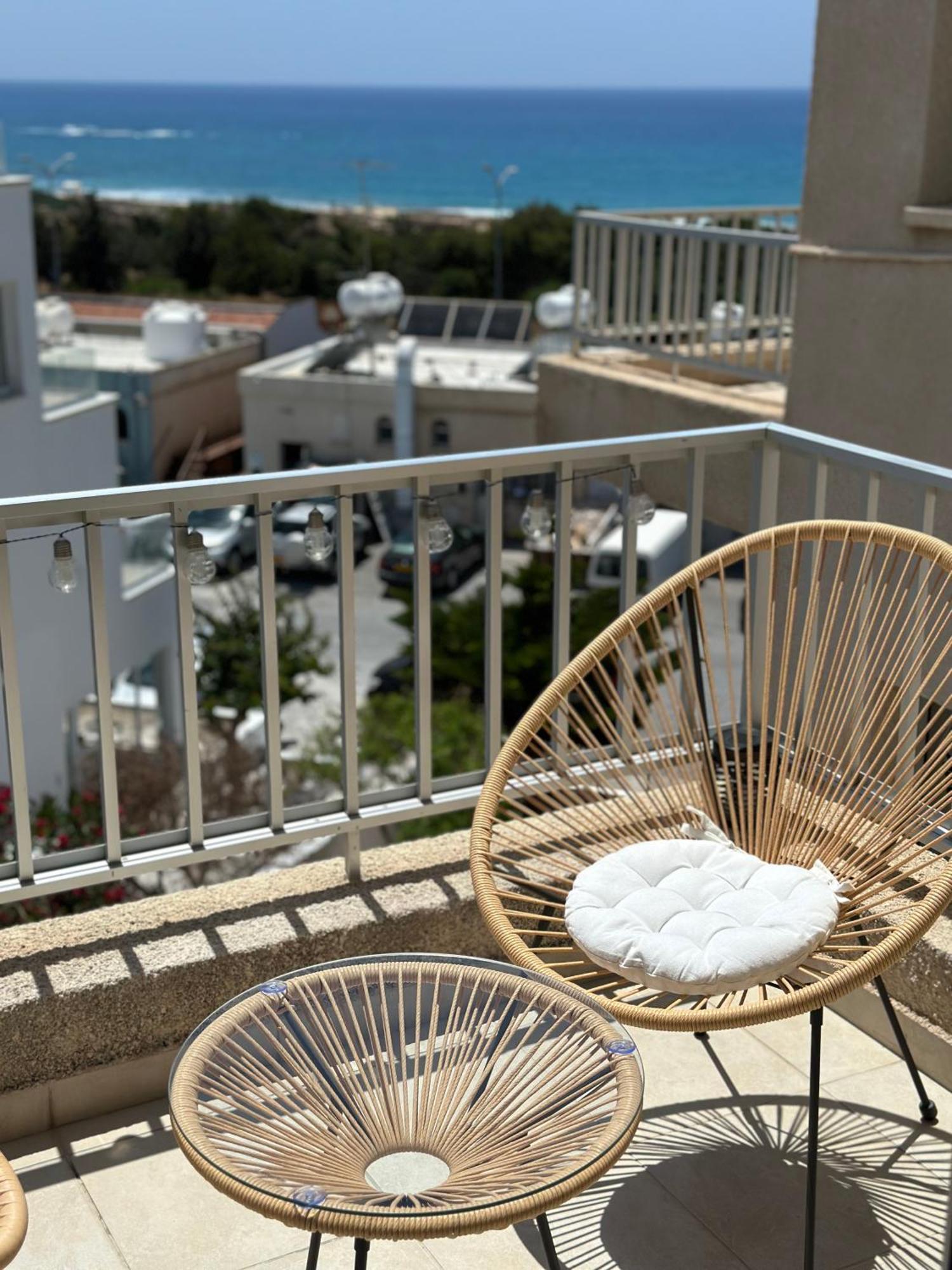 Sea View Apartment Near The Beach Paphos Exterior foto